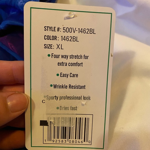 Women’s scrub uniform shirt, 2 pockets on front,tie dye design,lightweight,XL - Picture 8 of 12